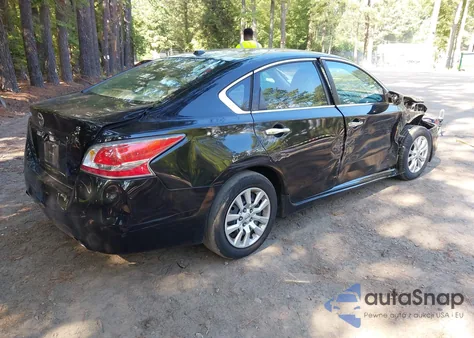 2015 Nissan Altima 2.5/2.5 S/2.5 Sl/2.5 Sv из США, поврежденный, VIN 1N4AL3AP0FC452424